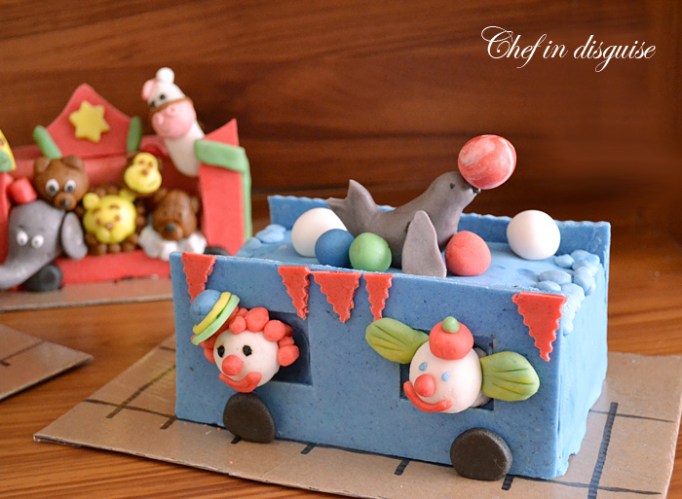 clowns cart train cake