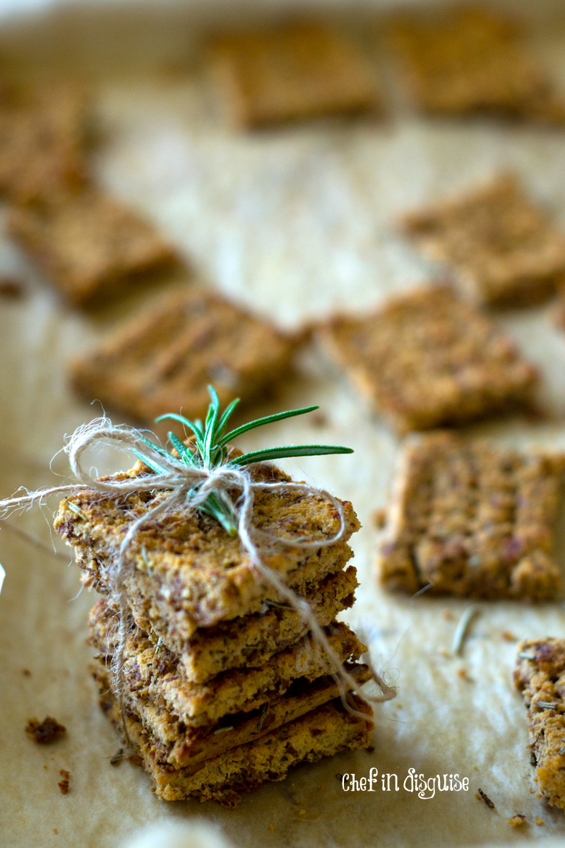 Almond pulp crackers – Chef in disguise