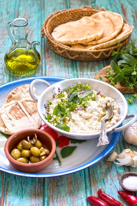 Mutawam kusa (Palestinian grilled zucchini dip